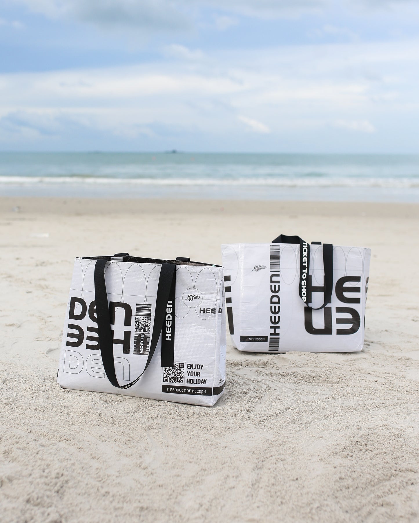 Holiday Pass Dupont Bag