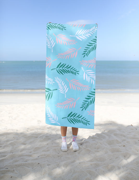 Hidden Classic Summer Beach Towel in Turquoise